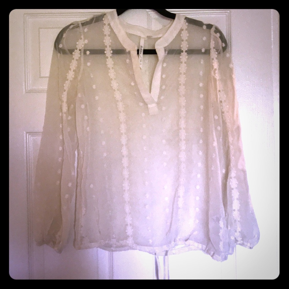 White long sleeve dress top